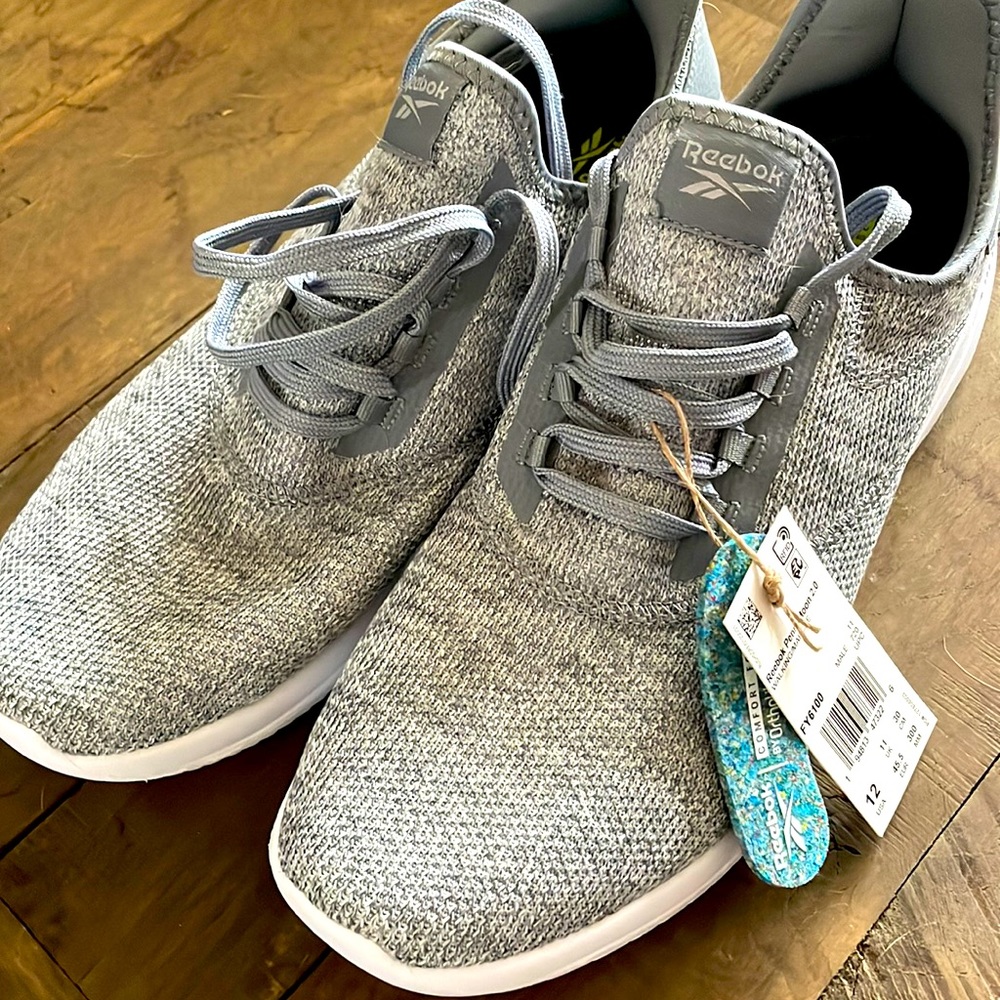 LIGHT WEIGHT NEW WITH TAGS Grey Reebok Ortholite PennyMoon 2.0 Sneakers 12 Mens